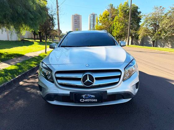 MERCEDES-BENZ GLA 200 1.6 CGI STYLE 16V TURBO FLEX 4P AUTOMÁTICO